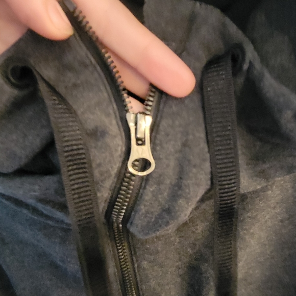 Lululemon hoodie size 8, size tag attached - Picture 2 of 3